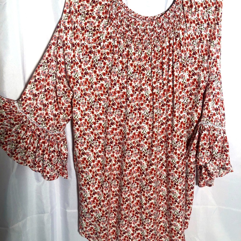 Terra & Sky Size 1X cute dress/casual shirt, flower print with flair sleeves.